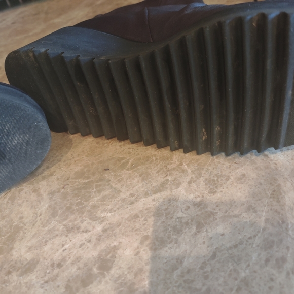 OPEN CLOSED (Women's US 10 / EU 41) - Picture 6 of 9